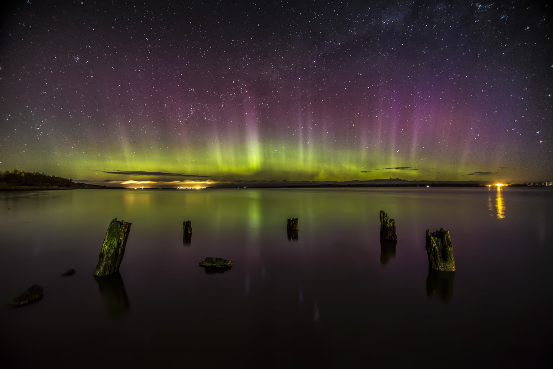 mare acqua notte cielo stelle aurora boreale