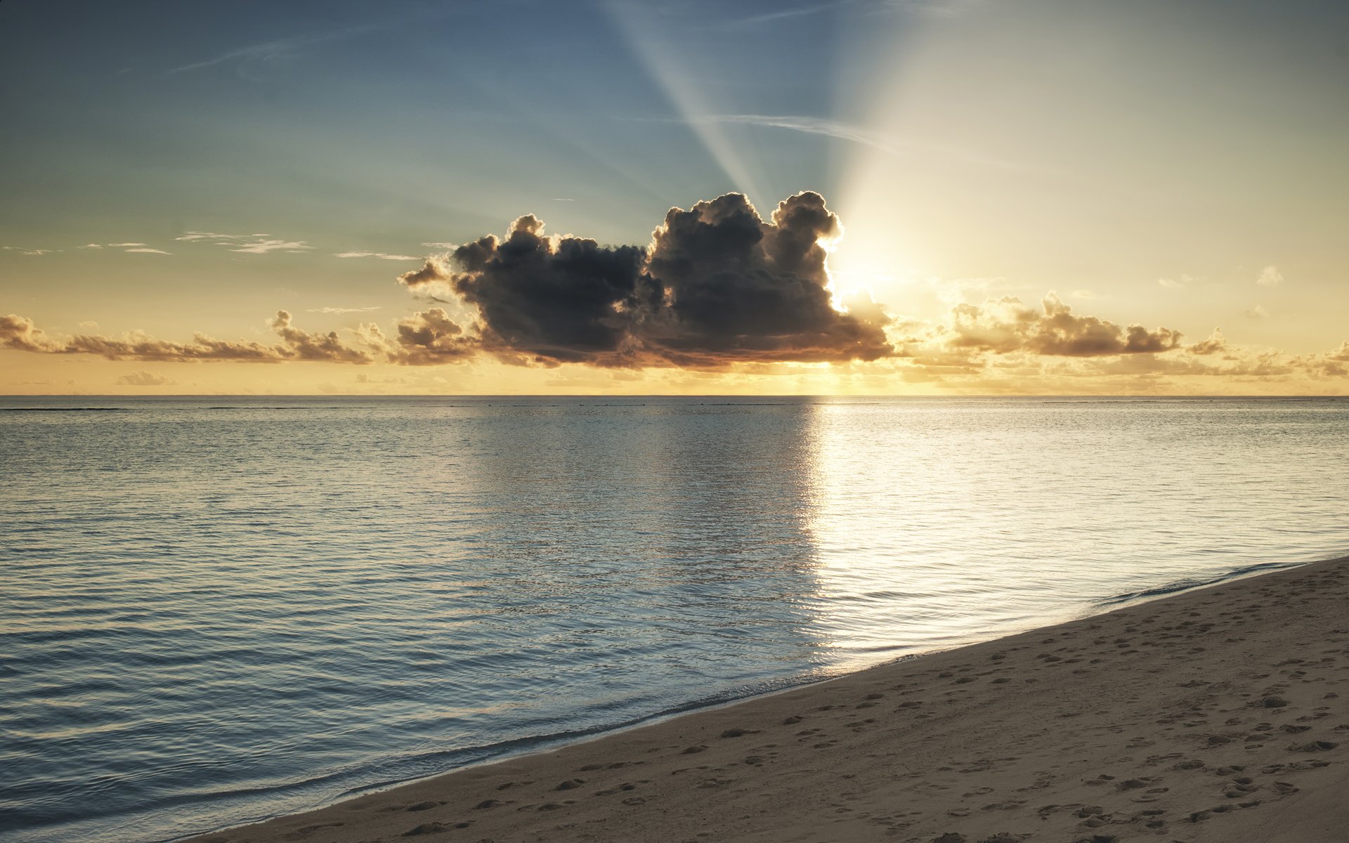 malediwy zachód słońca chmury słońce promienie morze plaża ocean brzeg woda