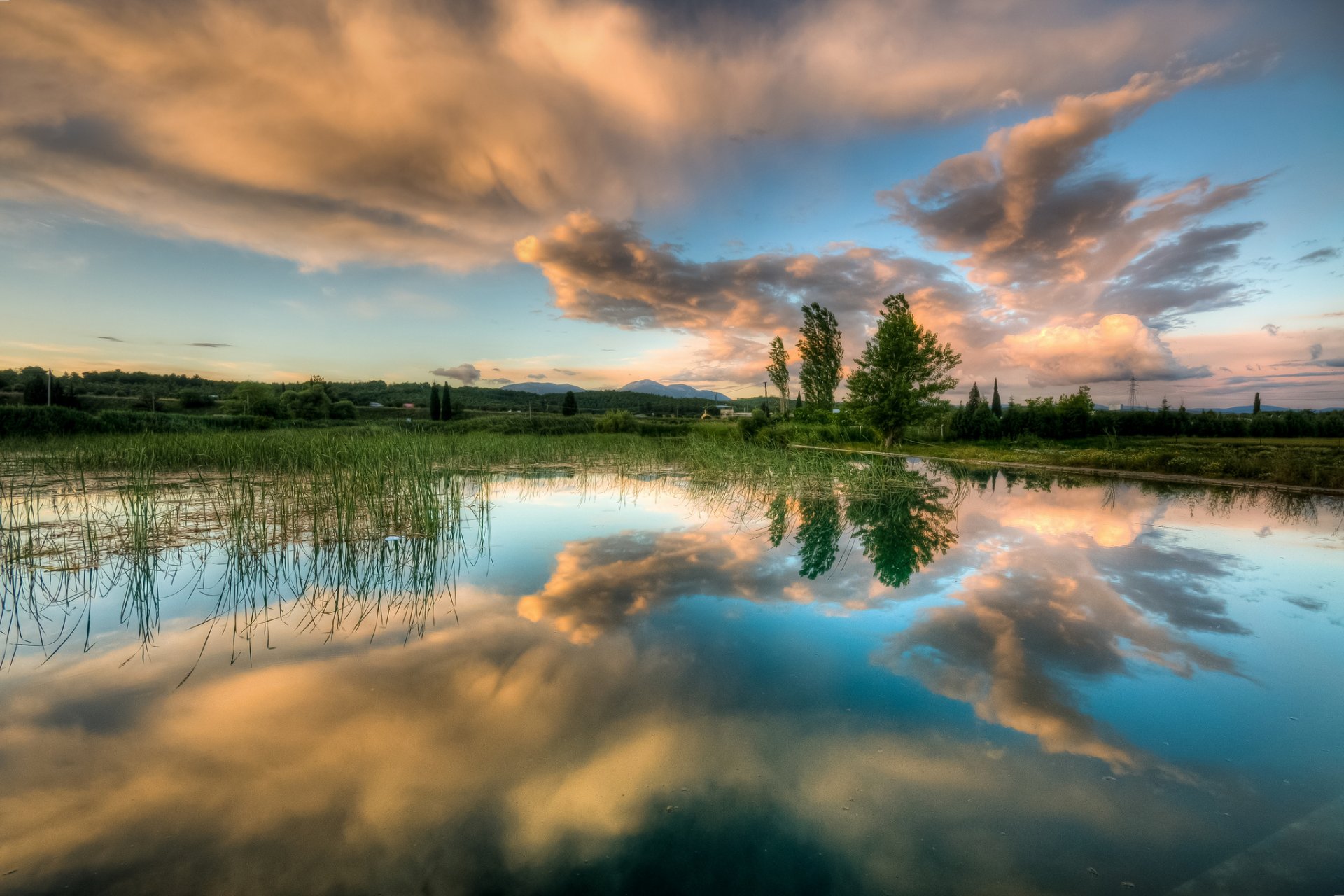 cielo nubes árboles primavera lago agua reflexiones