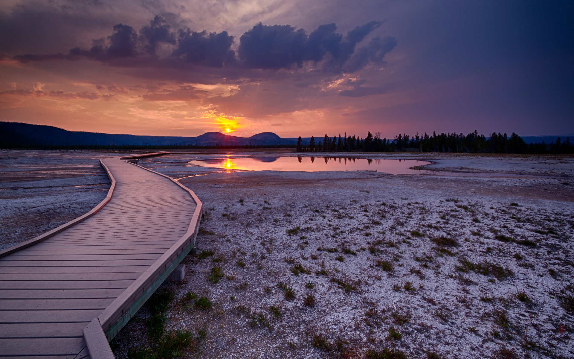 united states wyoming montana idaho yellowstone yellowstone national park grand prismatic spring