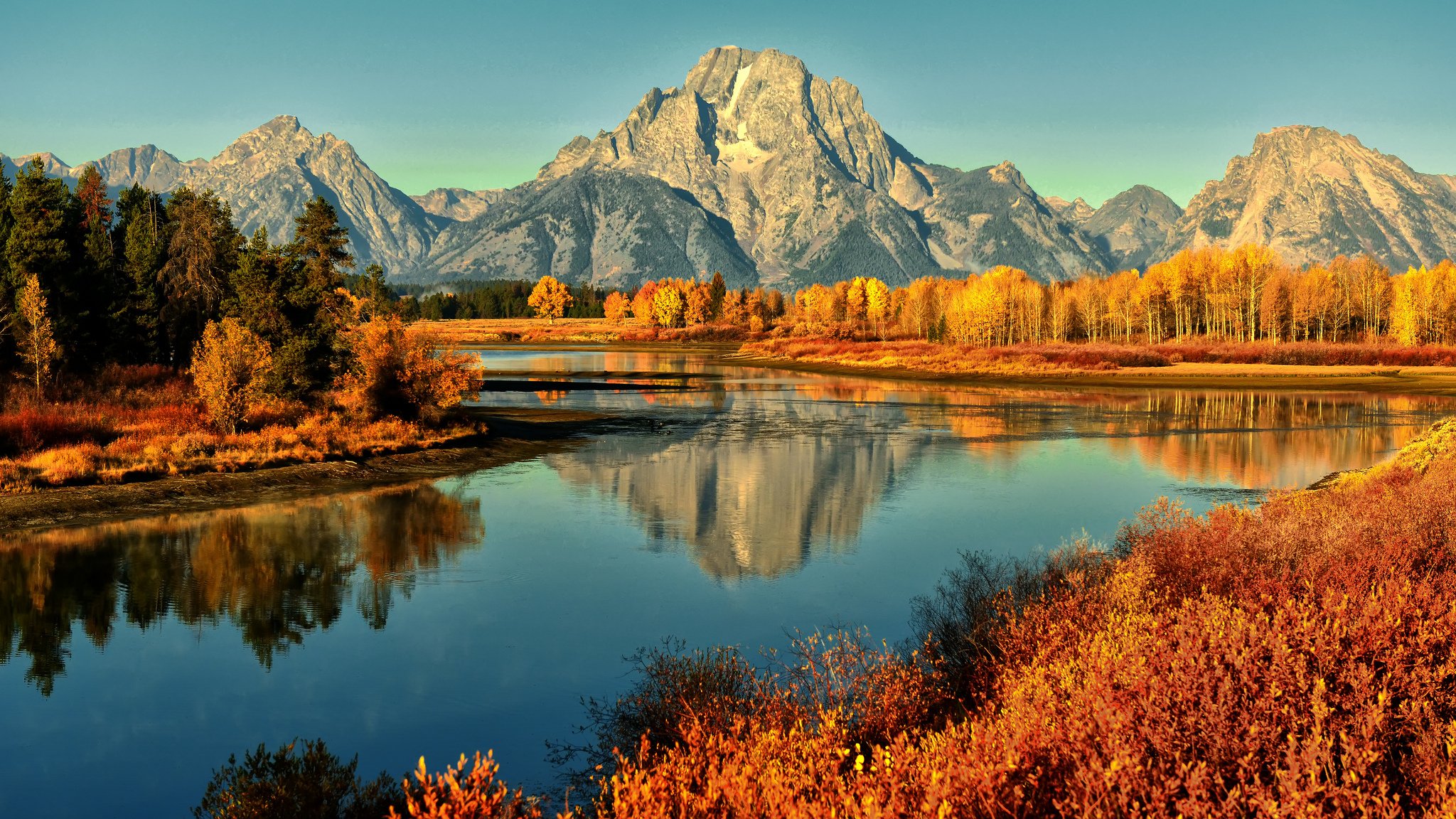 montagnes rivière automne