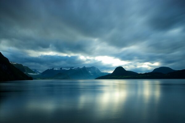 Norwegische Landschaft von meré-og-romsdal