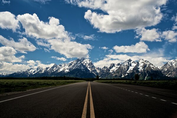 Strada verso il cielo nel Grand Titan National Park negli Stati Uniti Wyoming