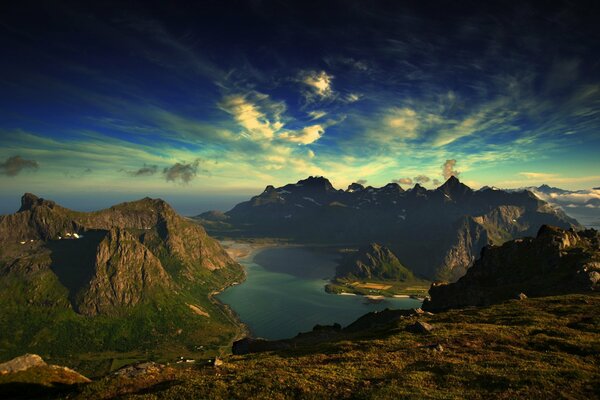 Landscape of beautiful mountains near the water