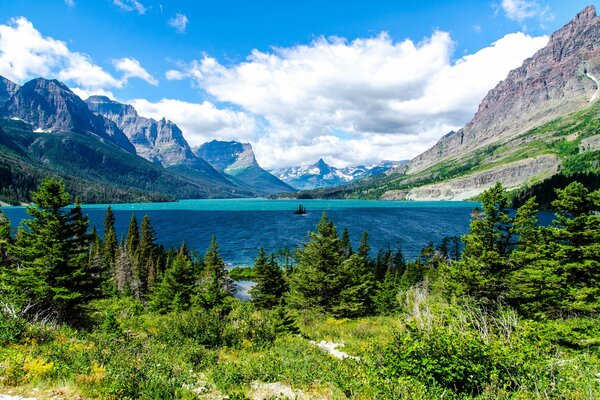 Majestic mountains of Glacier National Park