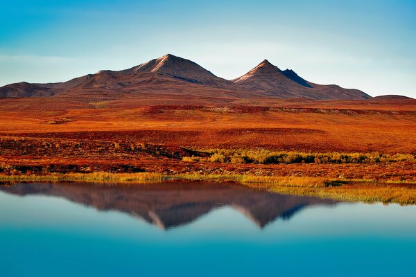 Displaying mountains in a river