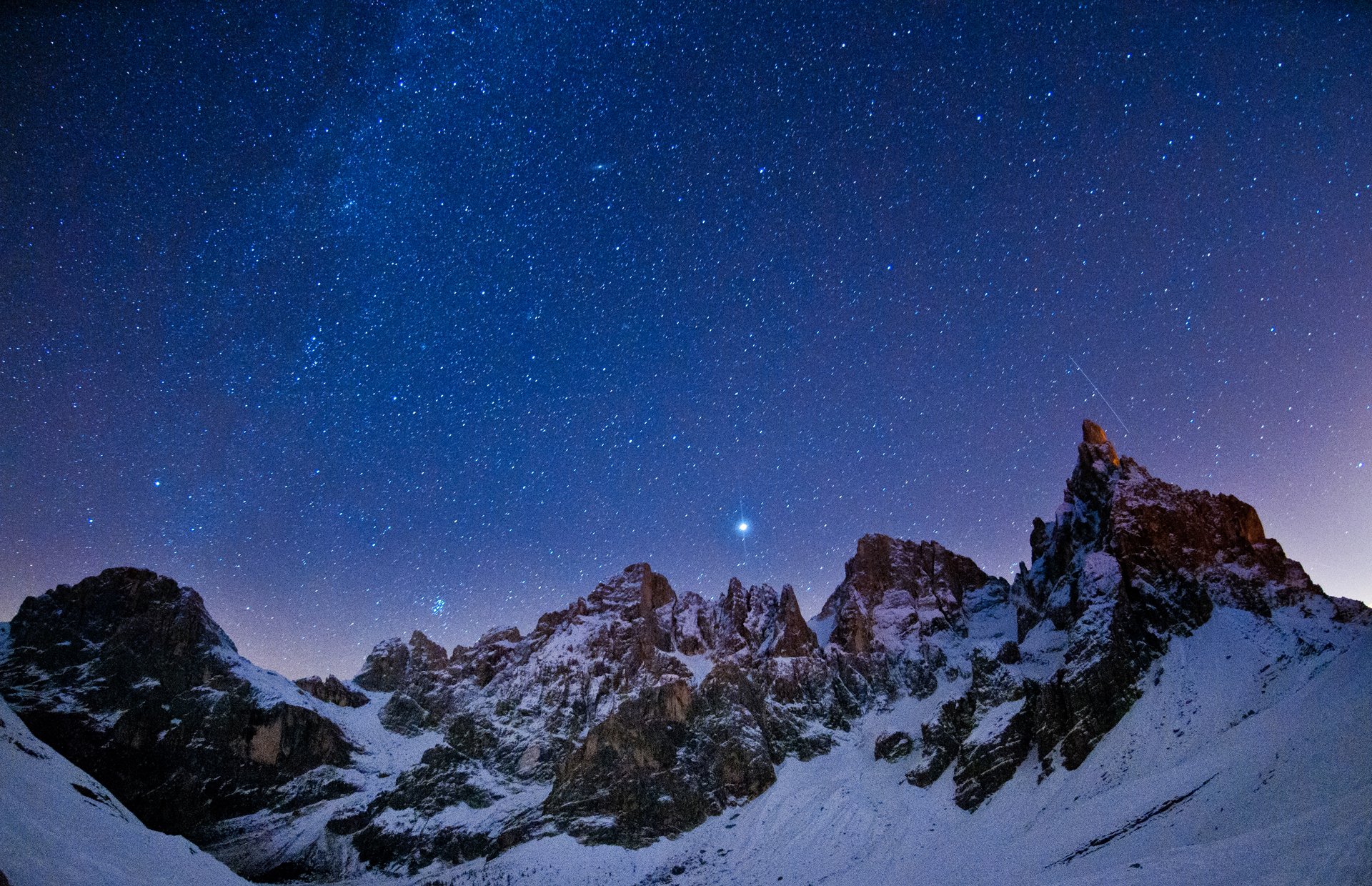 nuit paysage montagnes étoiles ciel constellations