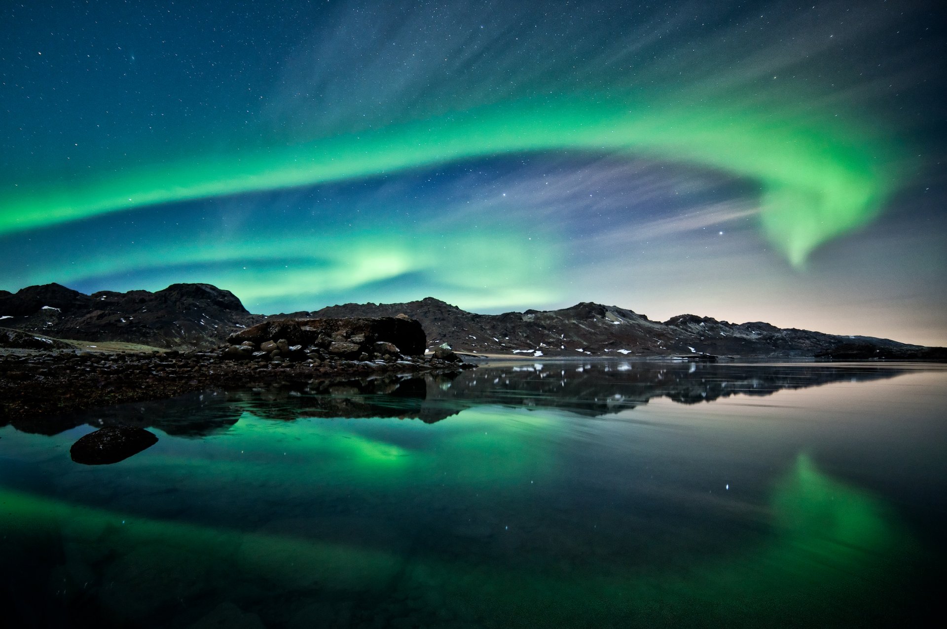 mer ciel rochers montagnes nuit nord aurore