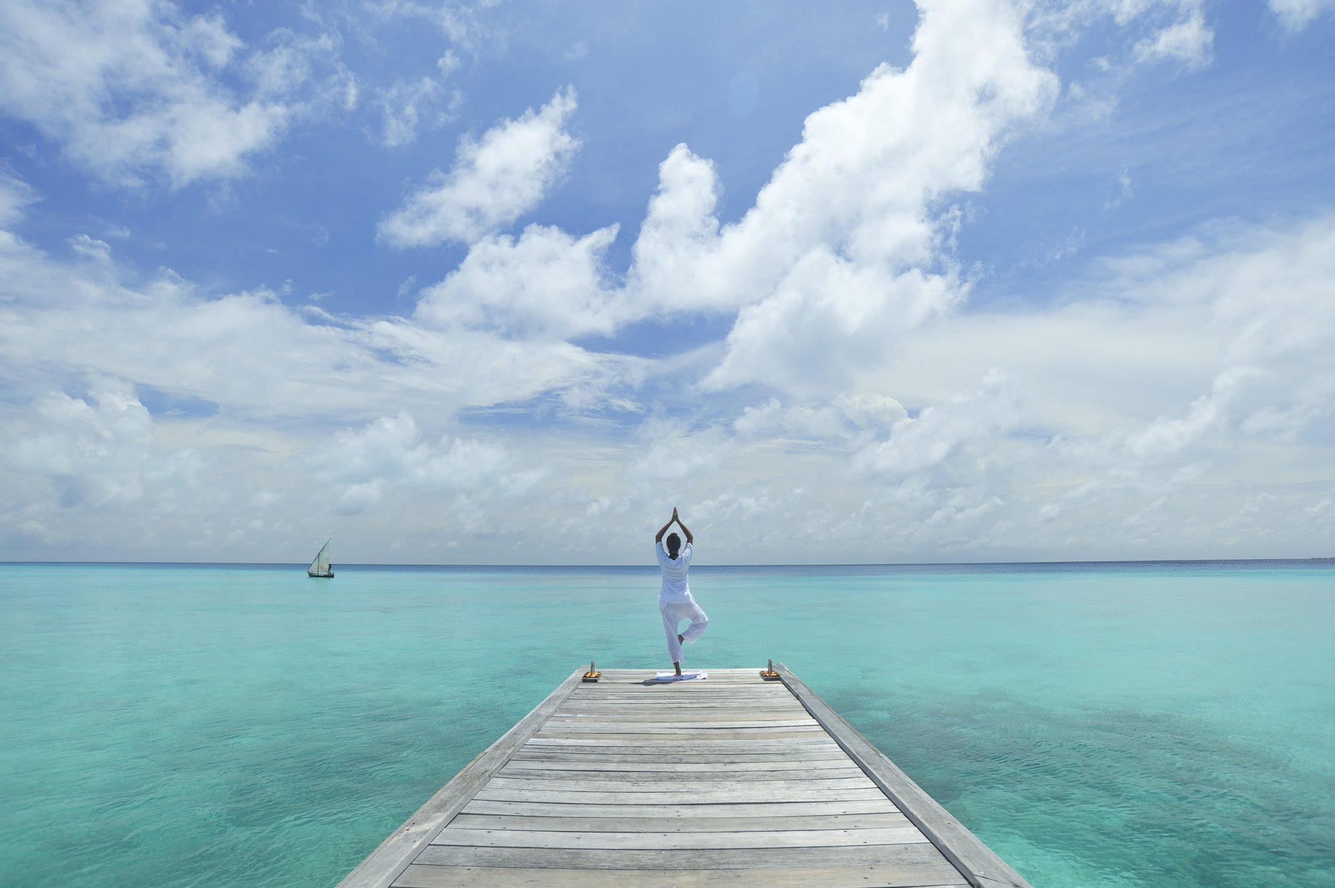 yoga malediven blaues wasser