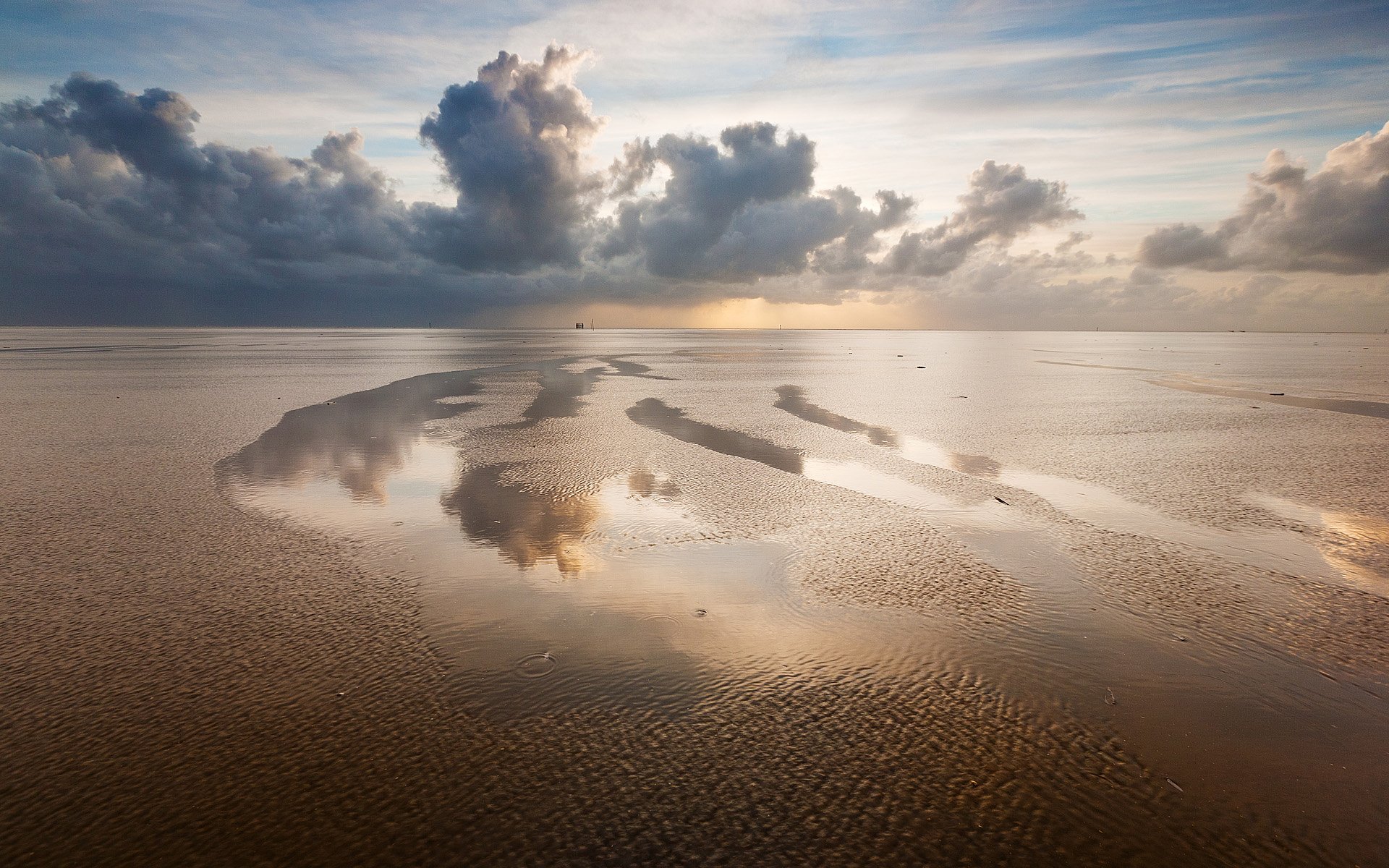 ciel nuages mer plage