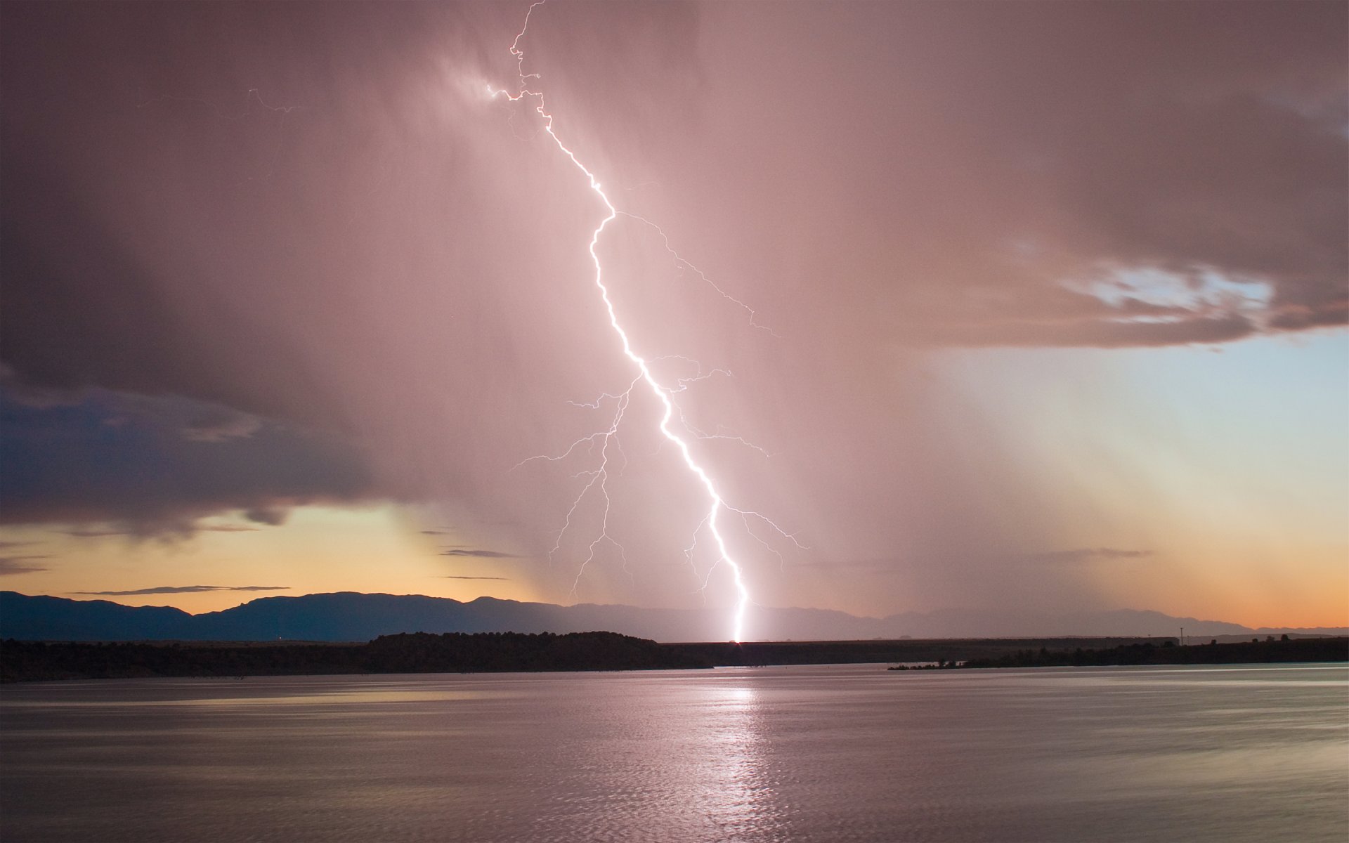 états-unis colorado lac foudre tempête ciel soir coucher de soleil foudre orage