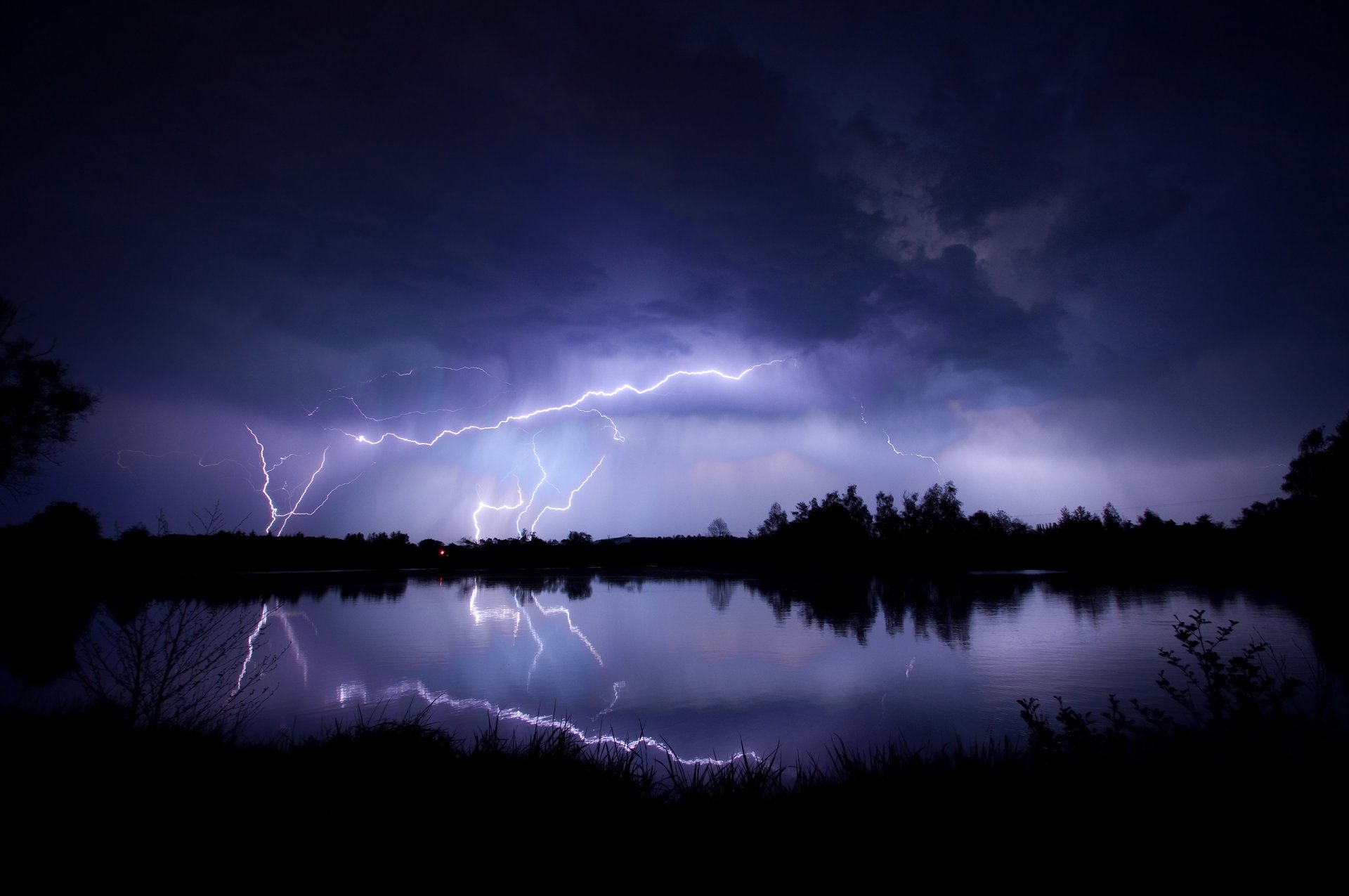 abend himmel wolken blitz gewitter see reflexion