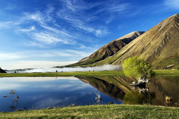 The heavenly blue merged with the waters of the lake