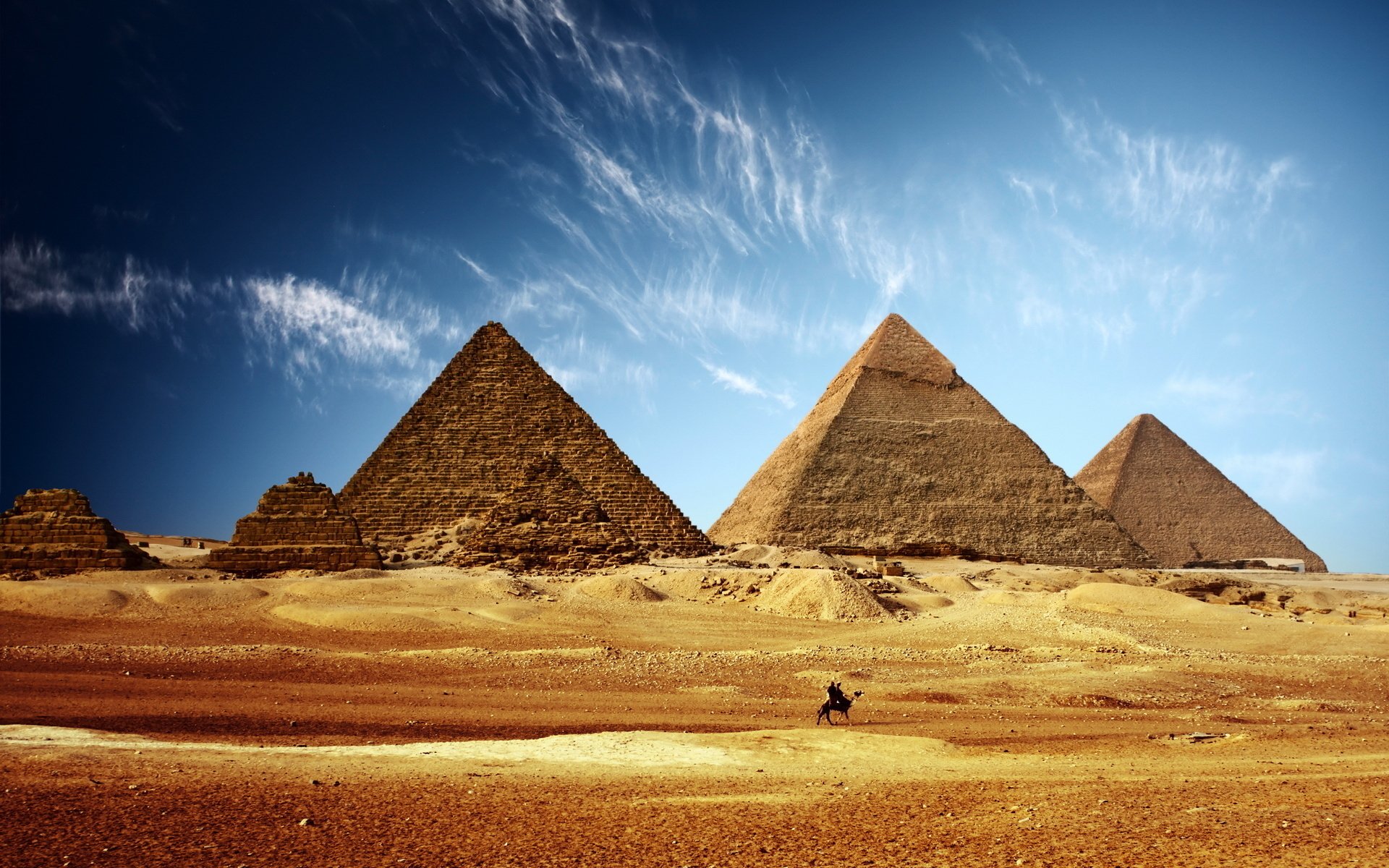 egypt pyramid sand sky