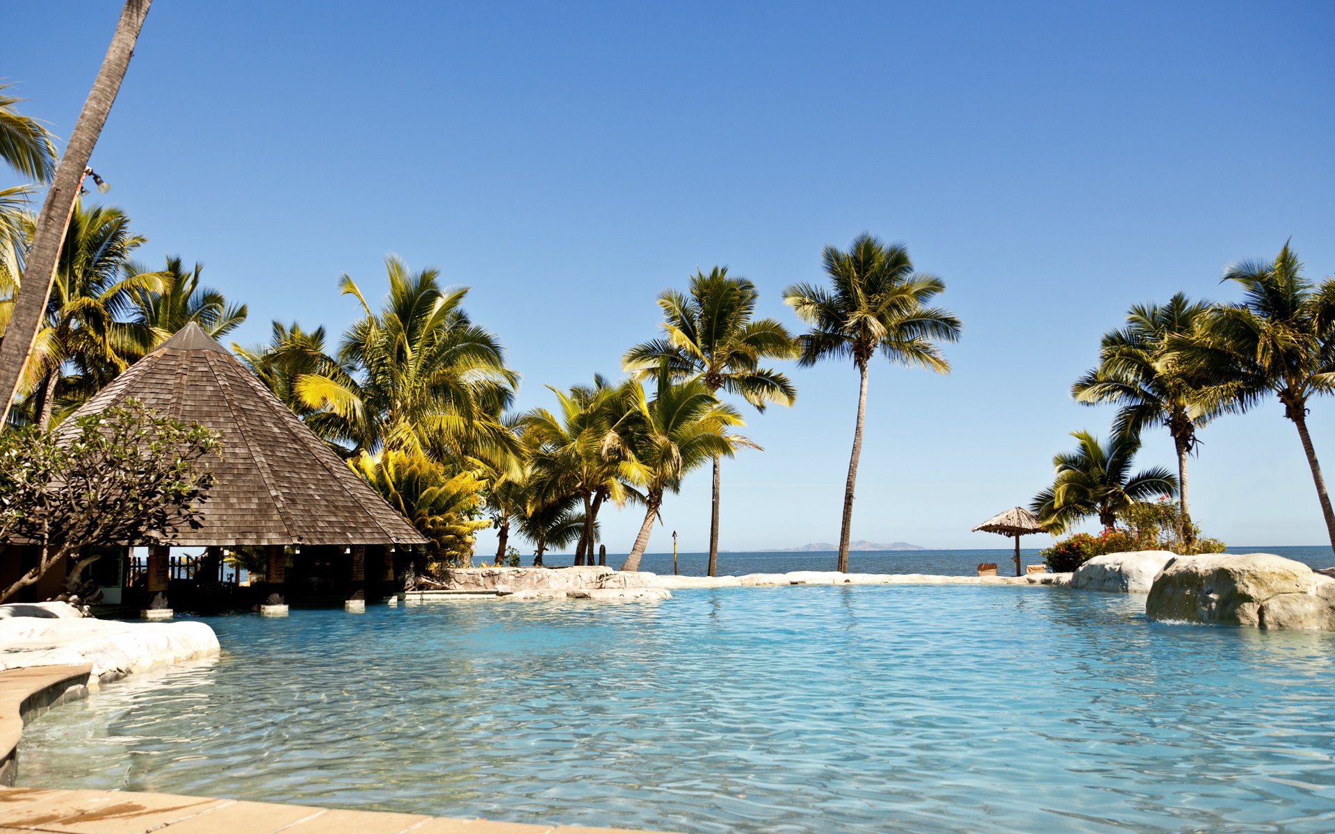 palmen sonne fidschi-inseln fidschi pazifischer ozean strand schwimmbad urlaub paradies insel