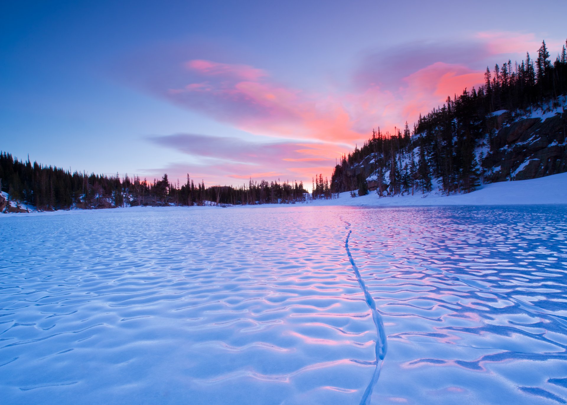 gros plan hiver rivière neige