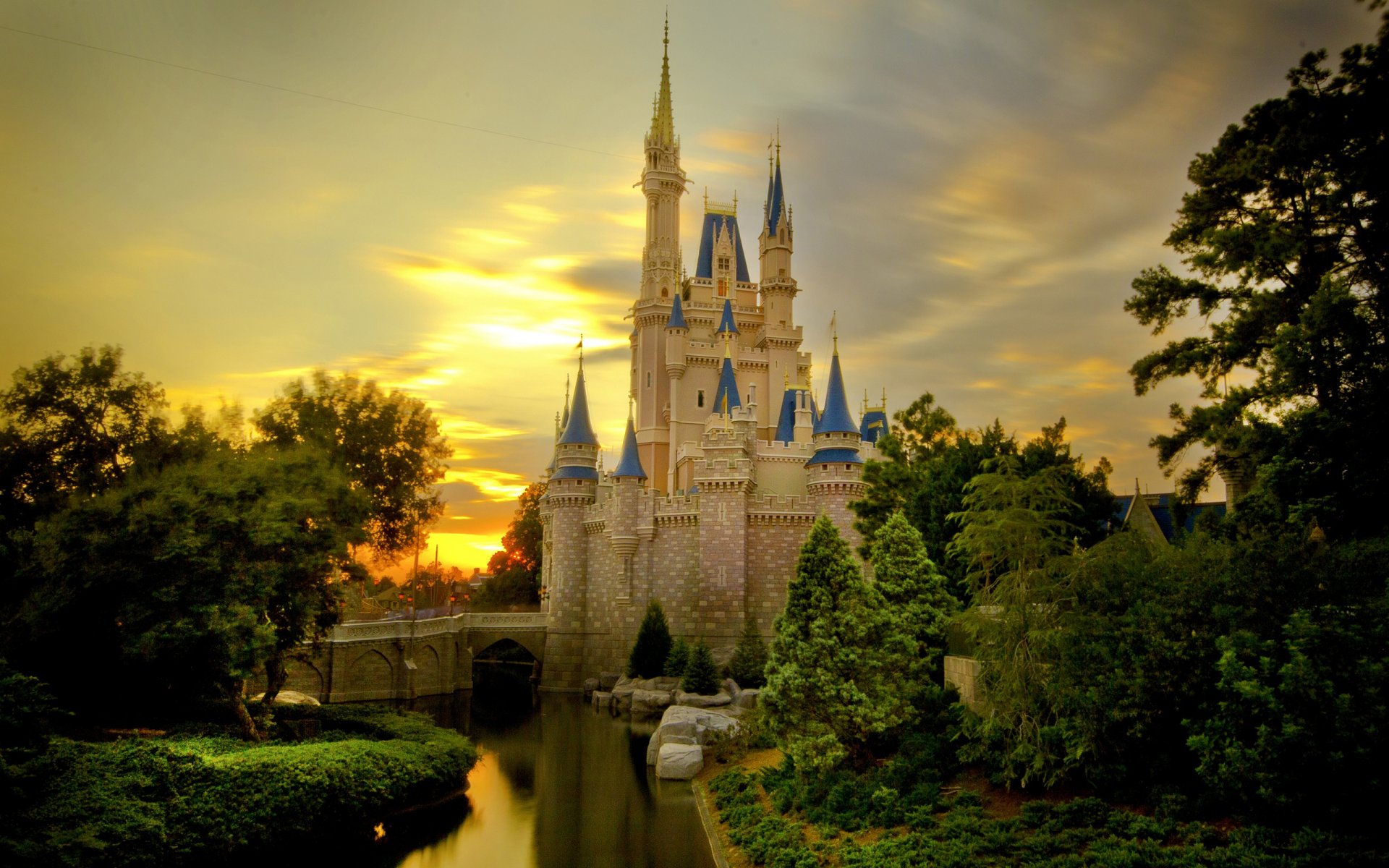 schloss bäume himmel teich cinderella castle