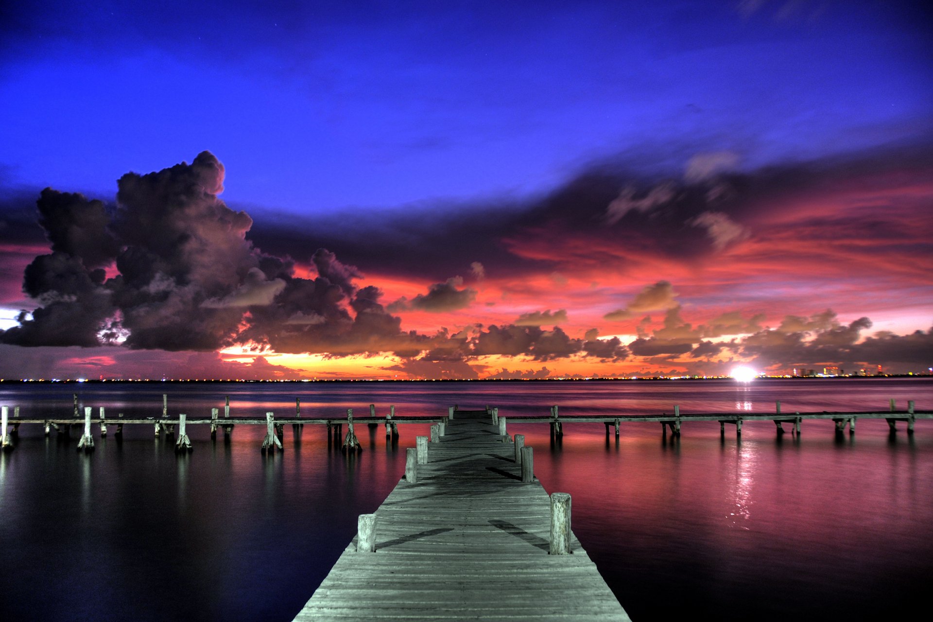 cielo nuvole nuvole tramonto sera luci molo molo