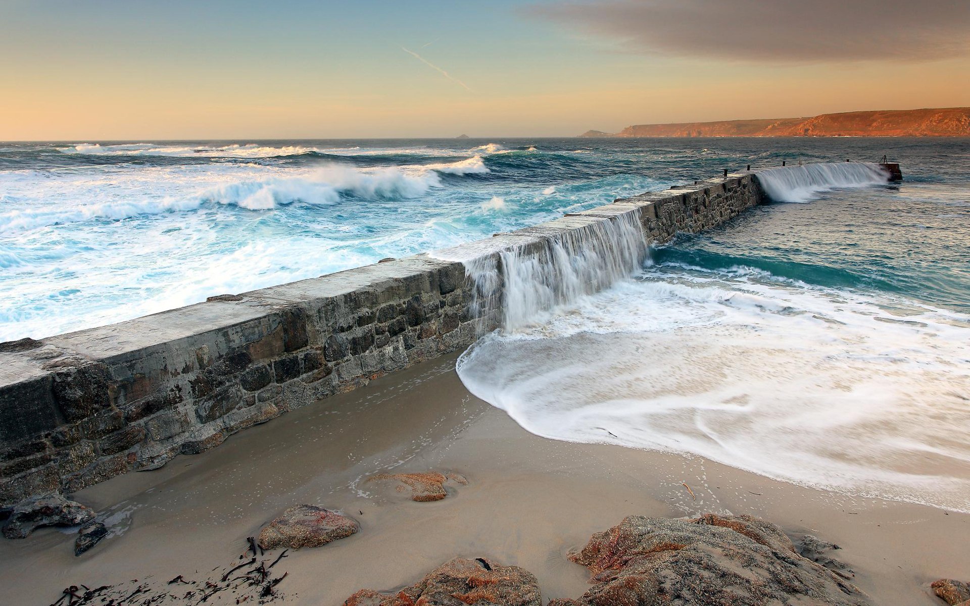 paisaje naturaleza agua mar océano ola olas muelle dique diques cercas cielo