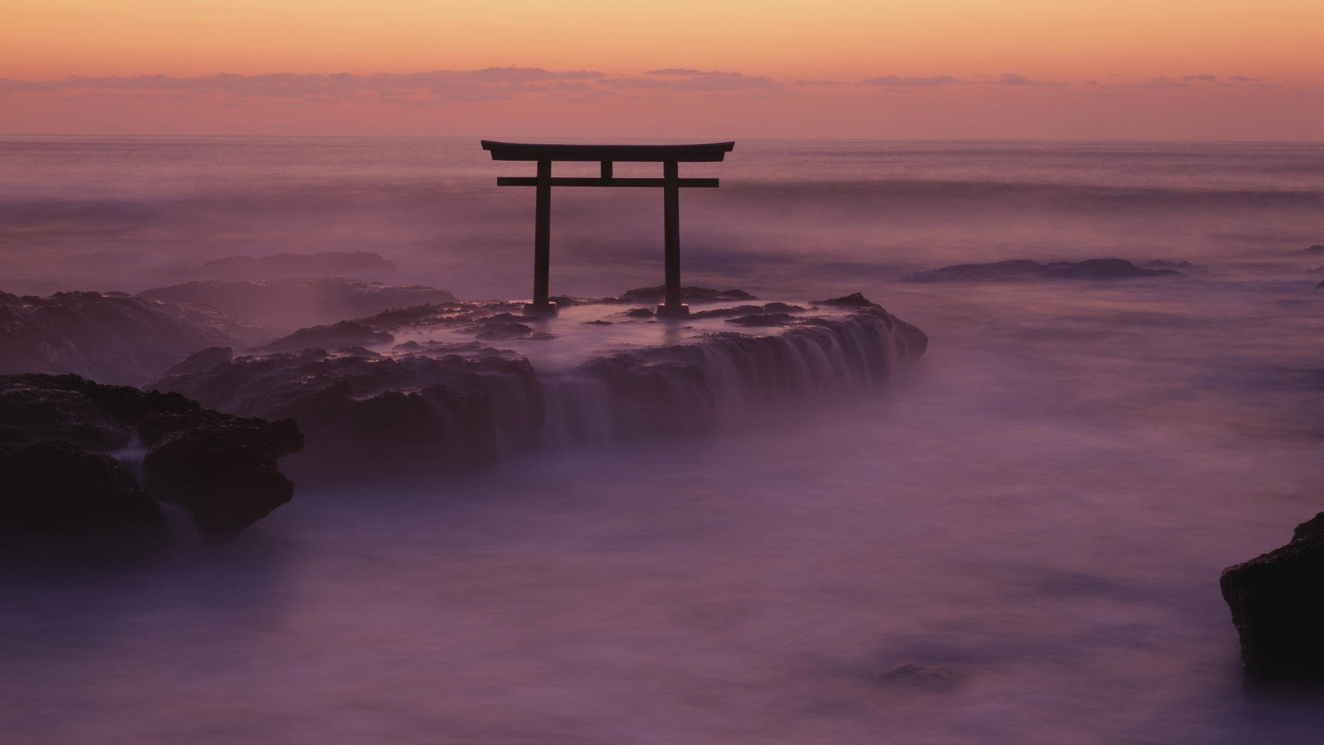 japan tor felsen nebel meer