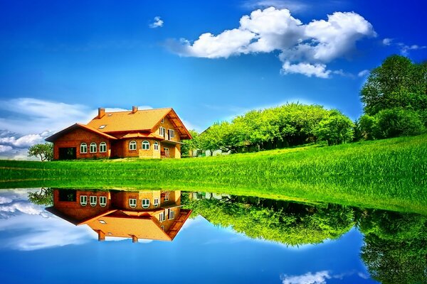 Reflection of the house in the lake