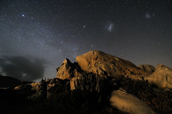 Cielo estrellado en las montañas de los Andes