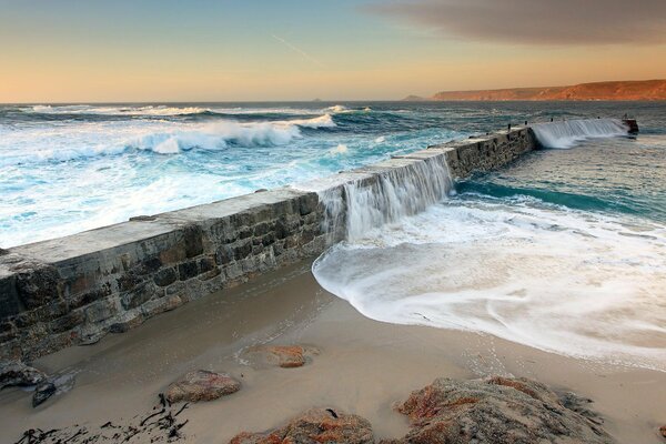 The power of nature versus the power of a man-made dam