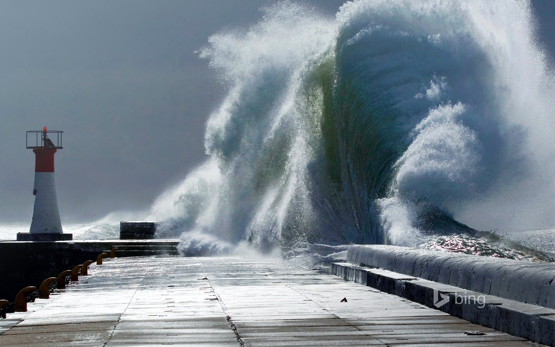 kalk bay kapstadt südafrika sturm spritzen pier leuchtturm