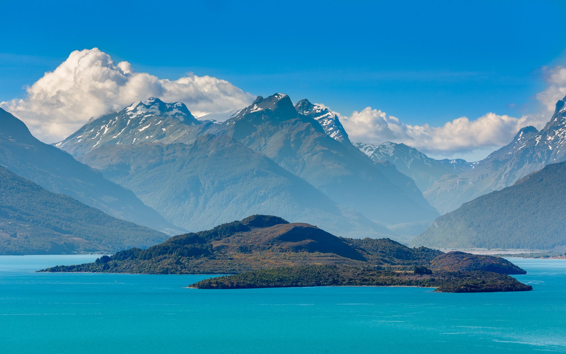 lake wakatipu island new zealand mountain