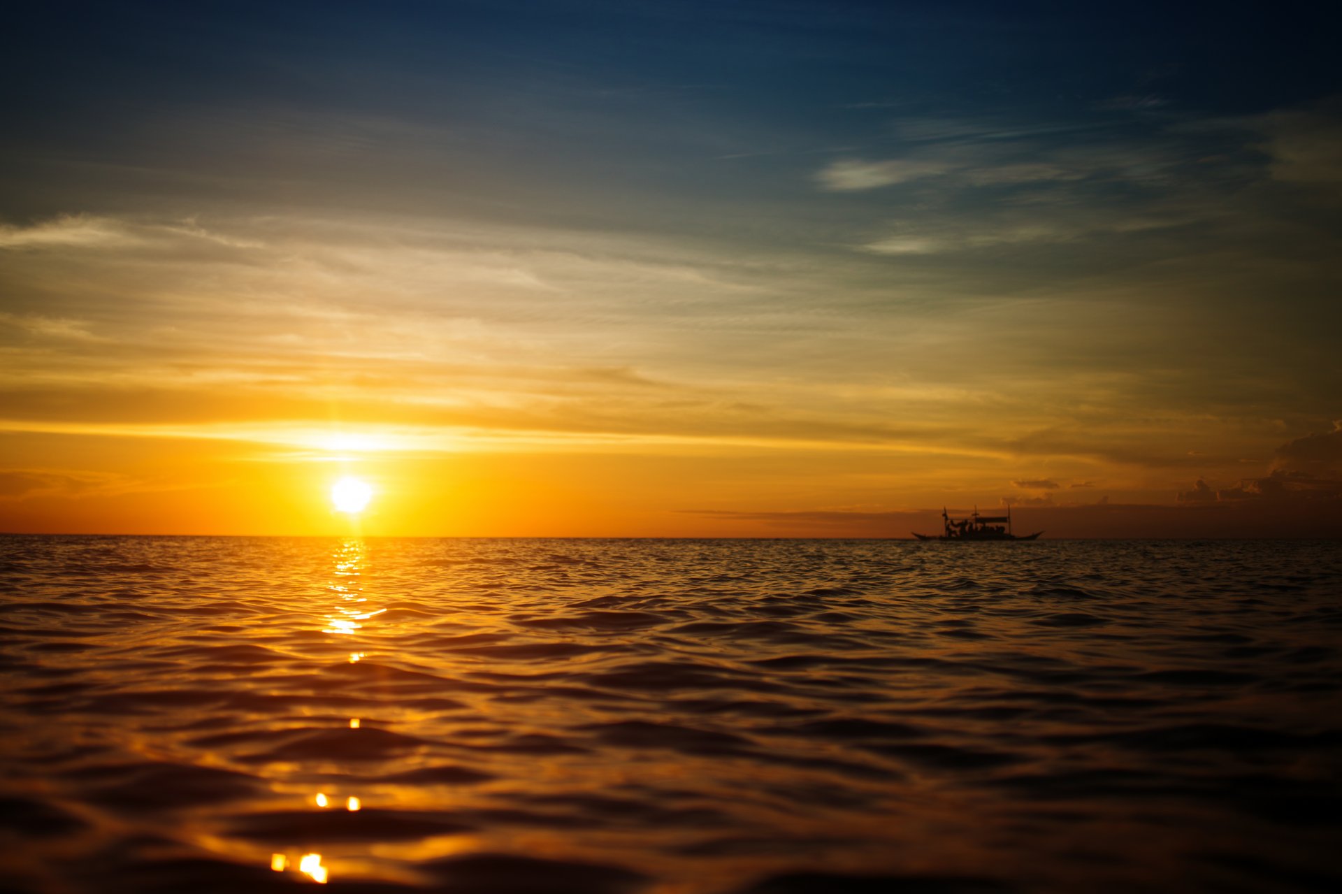 sonnenuntergang meer boot natur landschaft schöne szene himmel sonnenstrahlen boote