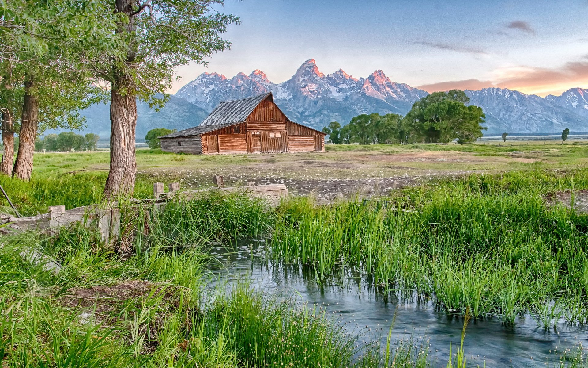 maison montagnes rivière paysage