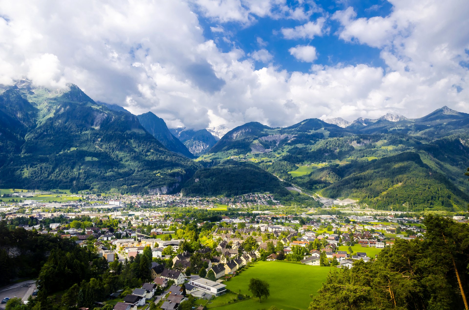 austria muttersberg ciudad casas montañas valle panorama vista superior