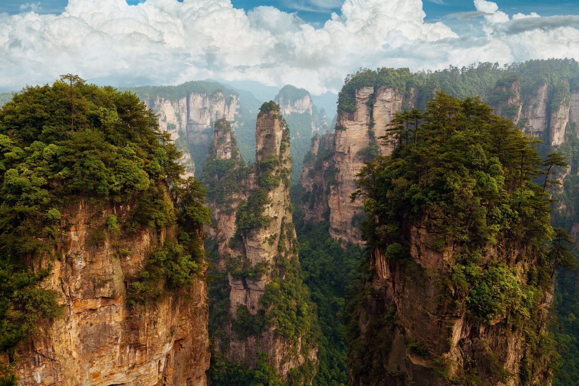 cina cina provincia di hunan parco forestale nazionale di zhangjiajie pandora rocce cielo nuvole