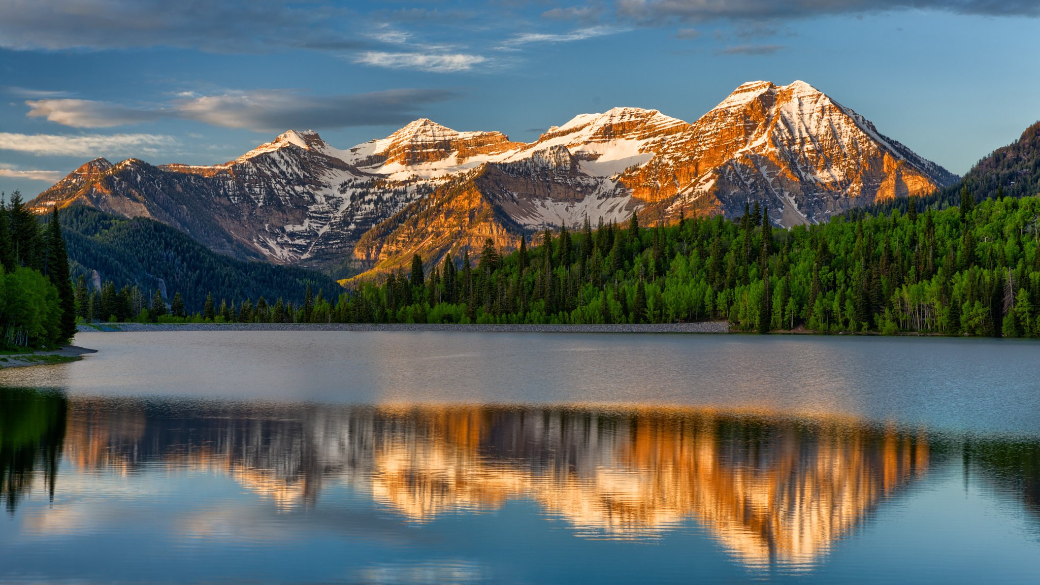 montañas lago reflexión naturaleza bosque paisaje