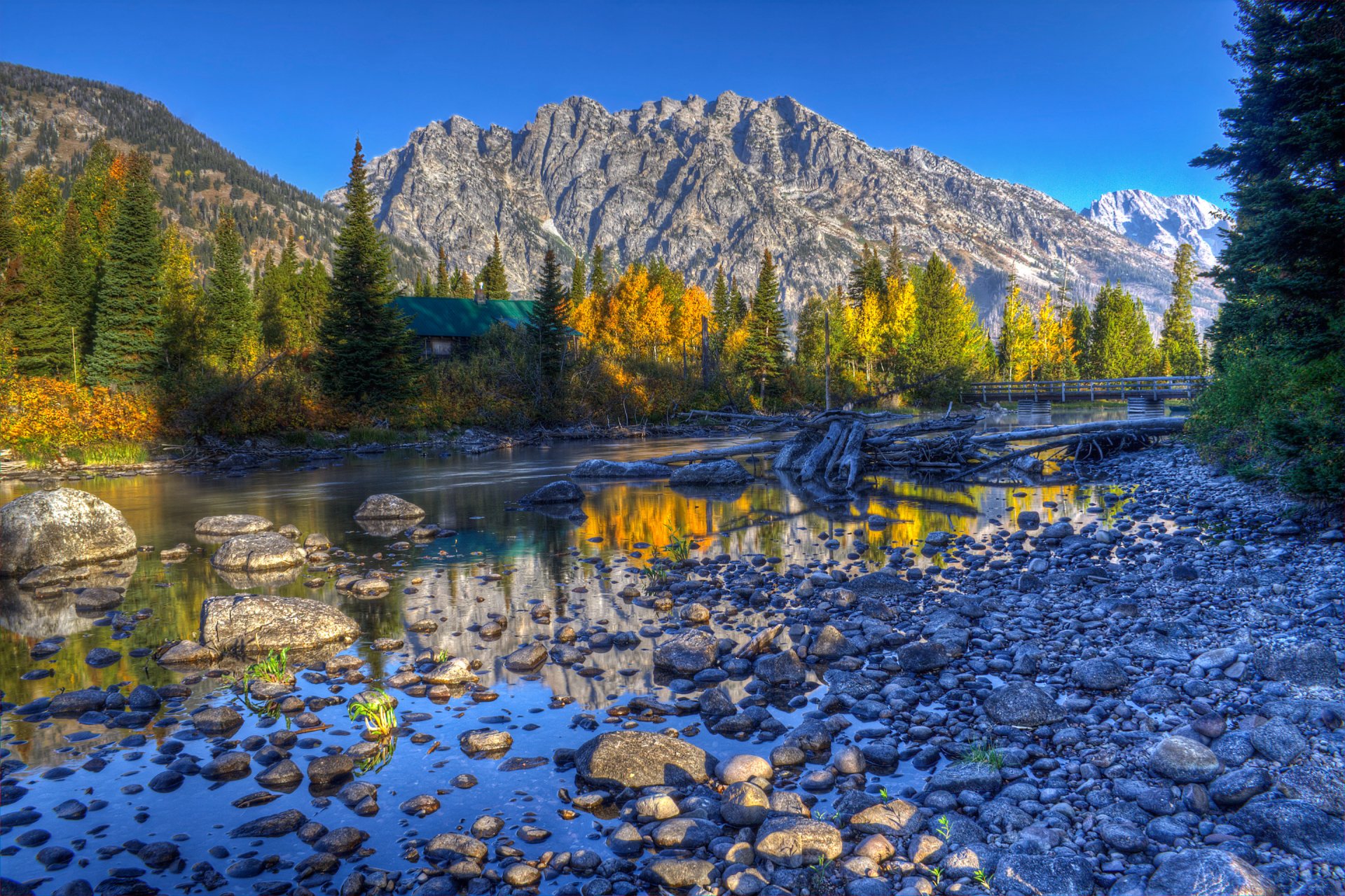 parque nacional grand teton wyoming estados unidos montañas lago río reflexión árboles abeto cielo casa otoño hdr