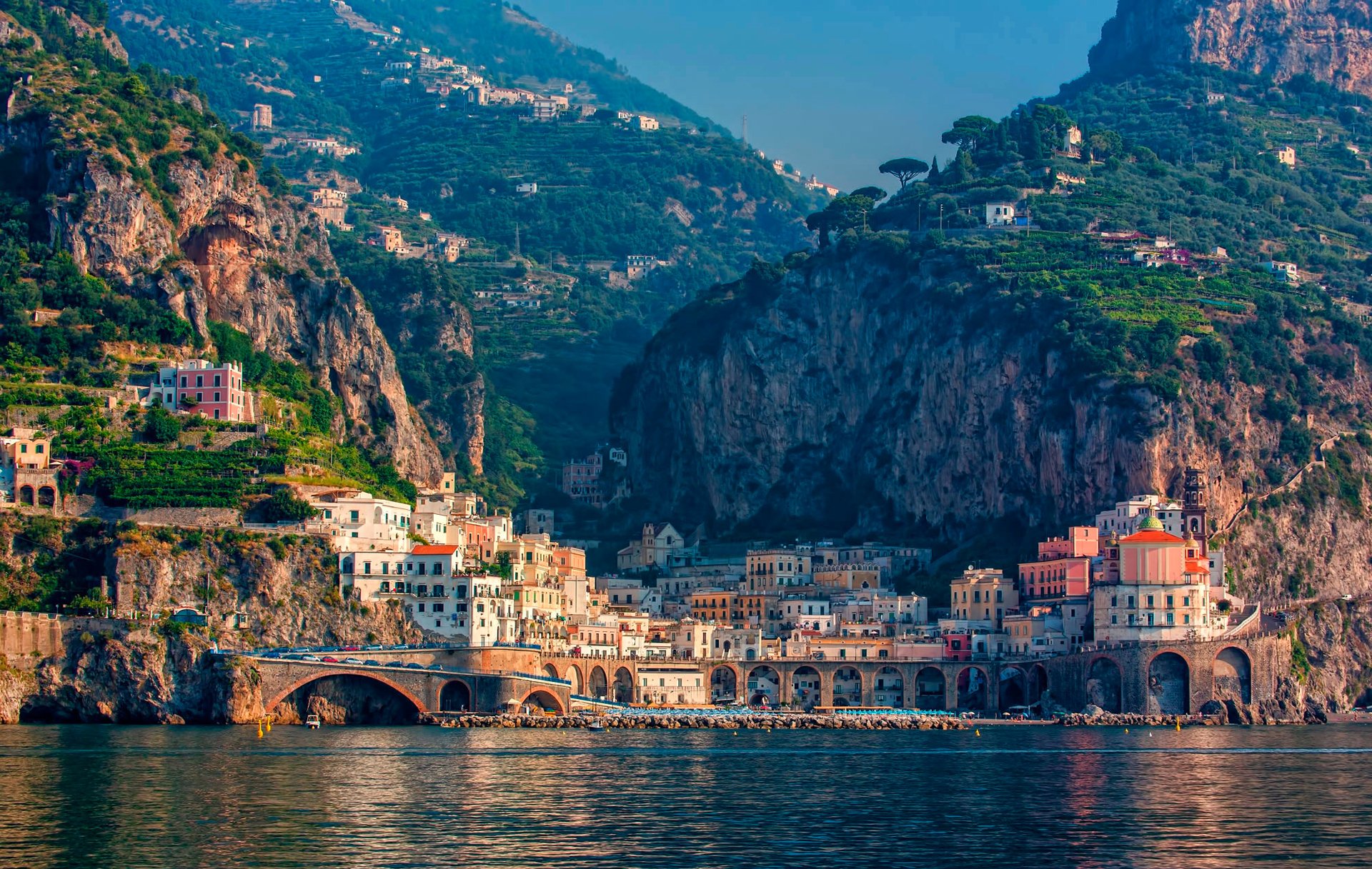 italien berge meer stadt häuser