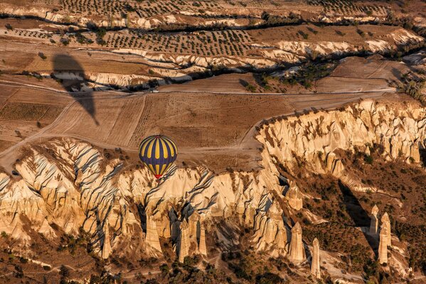 Pallone nelle montagne della Turchia