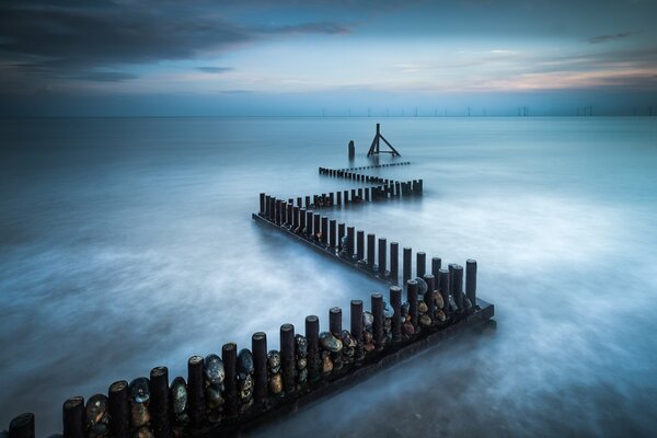 Supports marins dans la mer de grande-Bretagne