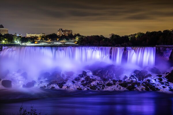 Le Cascate del Niagara Sono uno spettacolo spettacolare