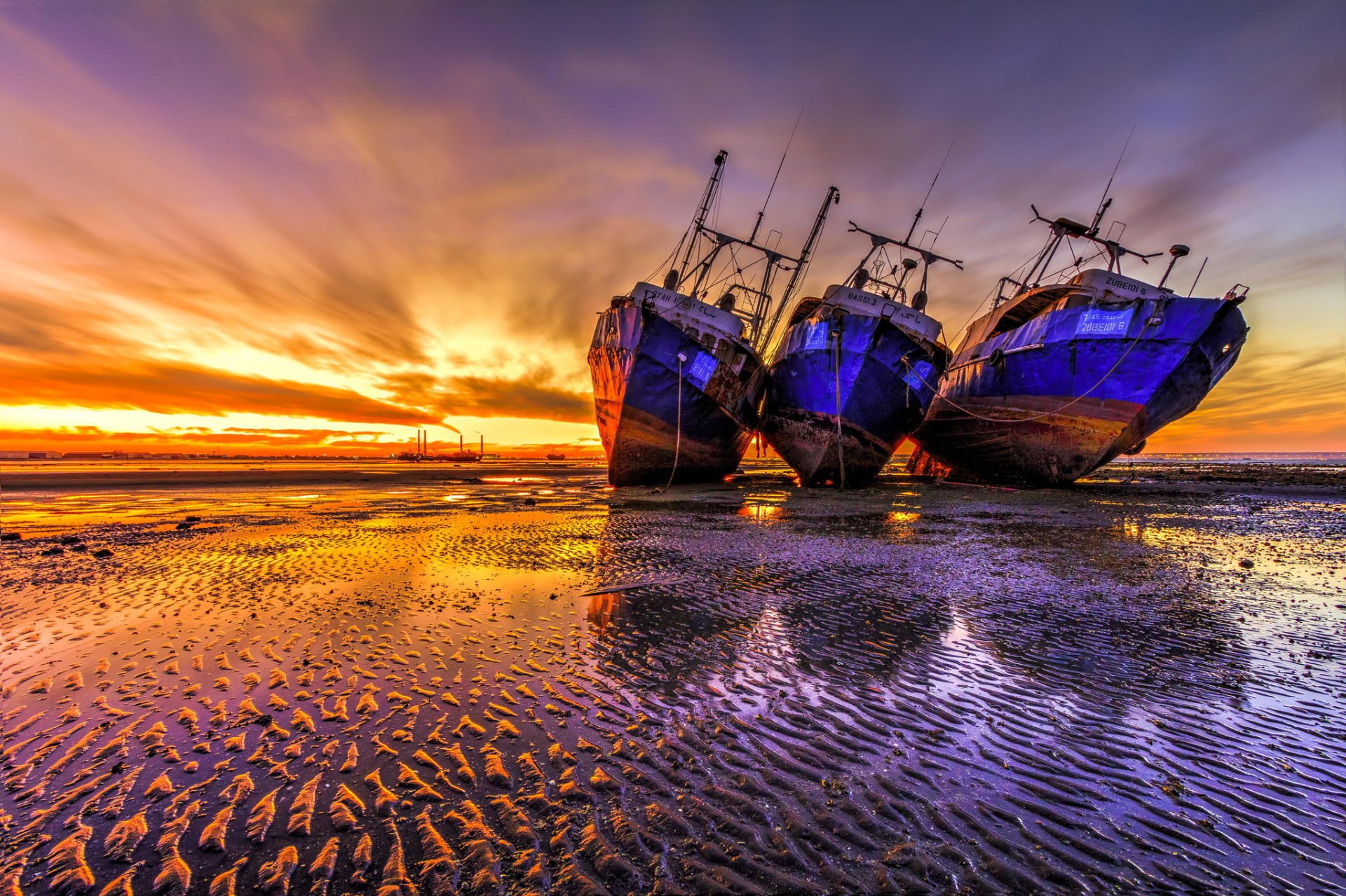 hips shore dawn beach shipwreck