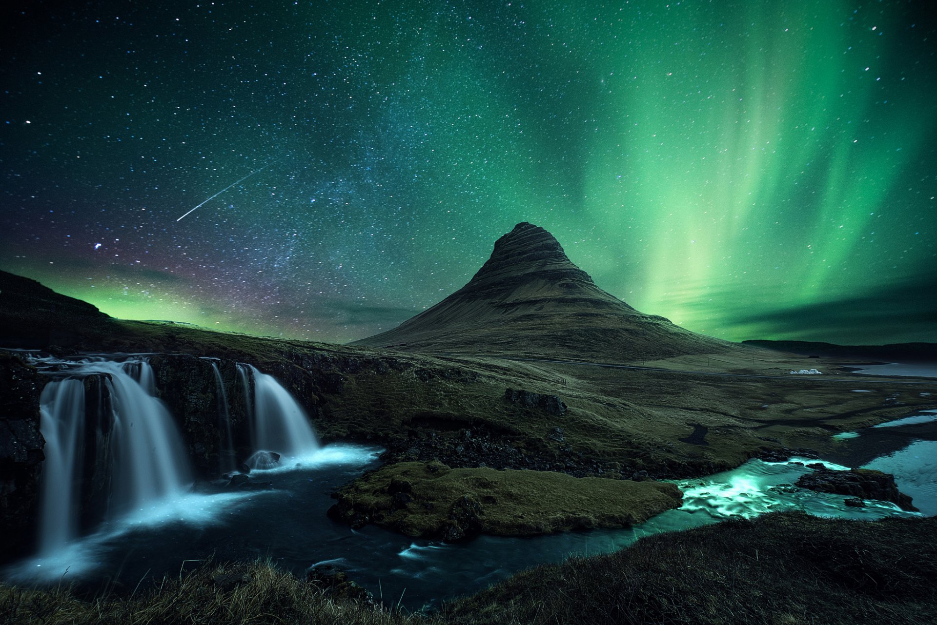 iceland kirkjufell mountain volcano rock waterfall snow night star meteor comet northern light