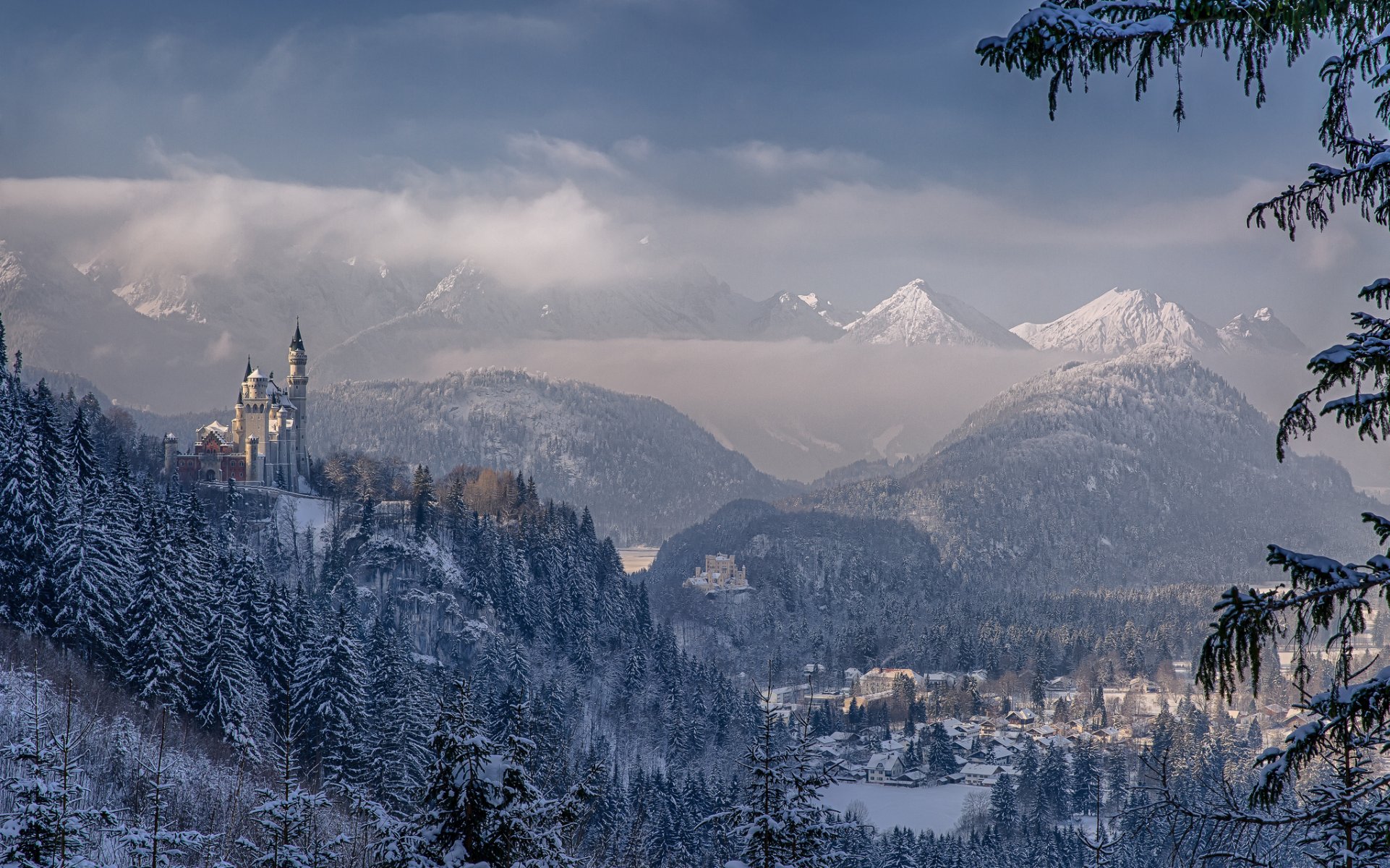 schloss neuschwanstein bayern deutschland berge winter panorama