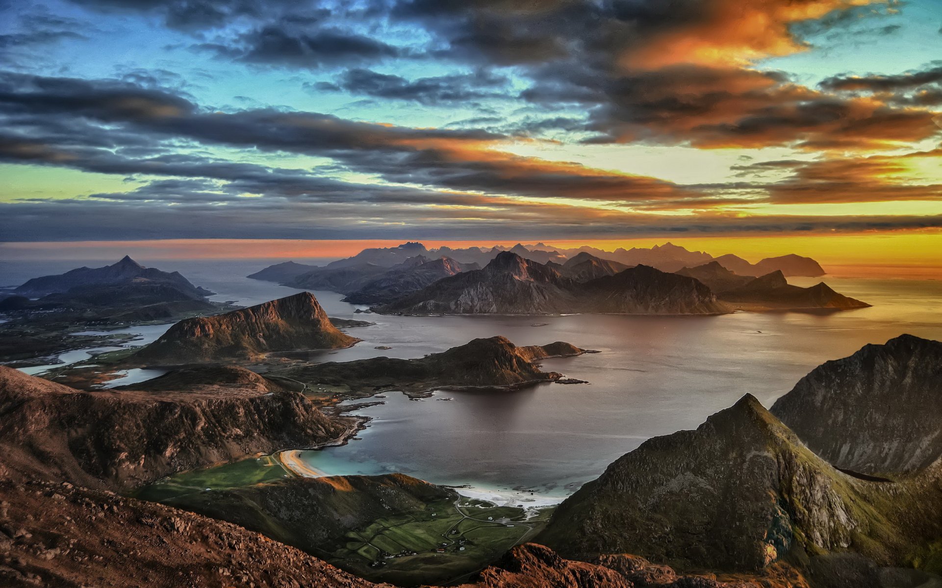 noruega lofoten islas tarde puesta de sol panorama