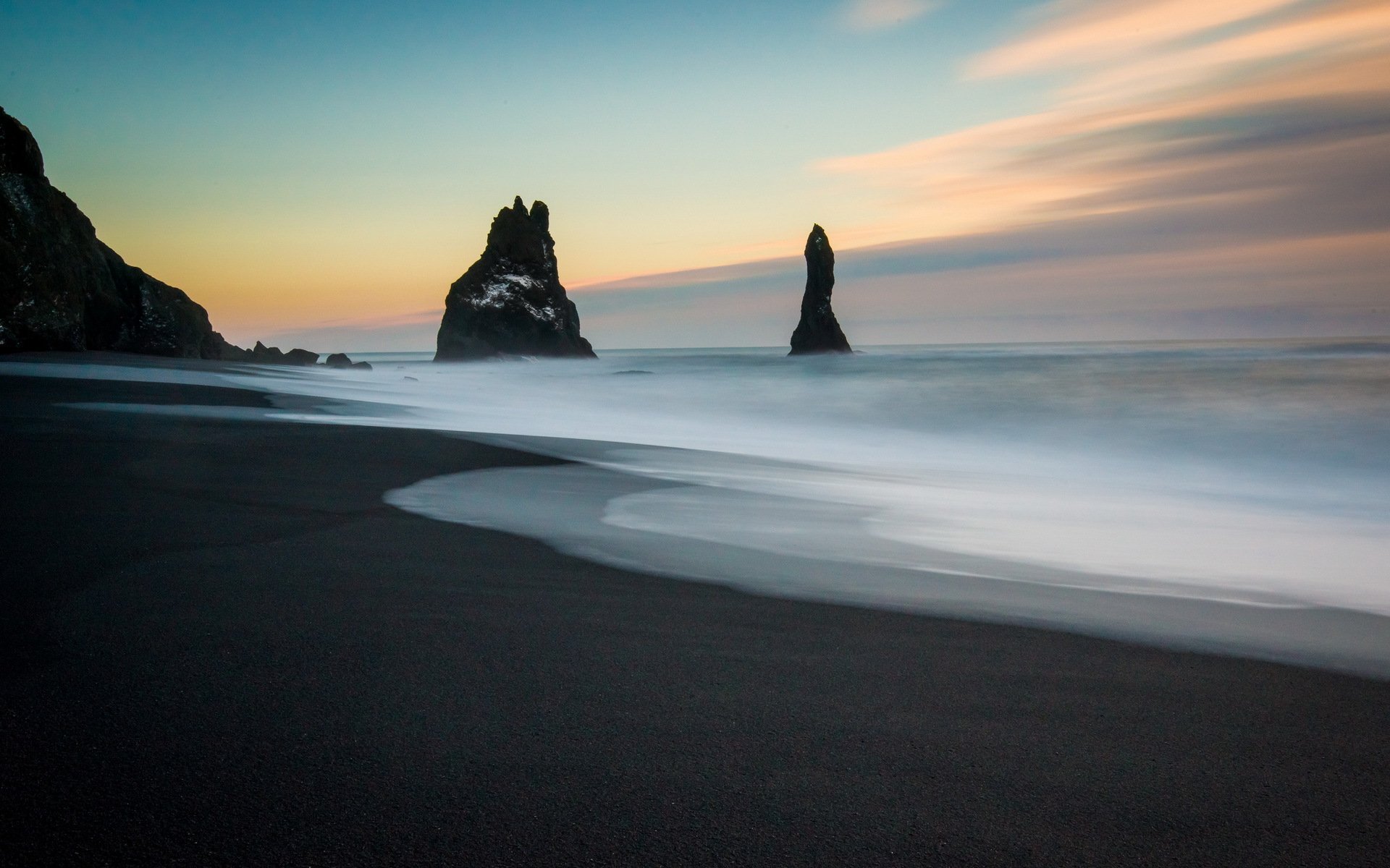 sables noirs islande plage mer