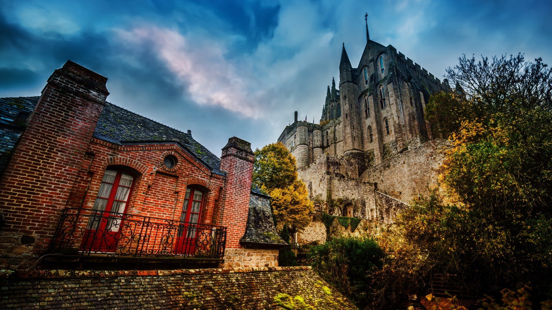 francja normandia zamek mont saint-michel niebo chmury hdr