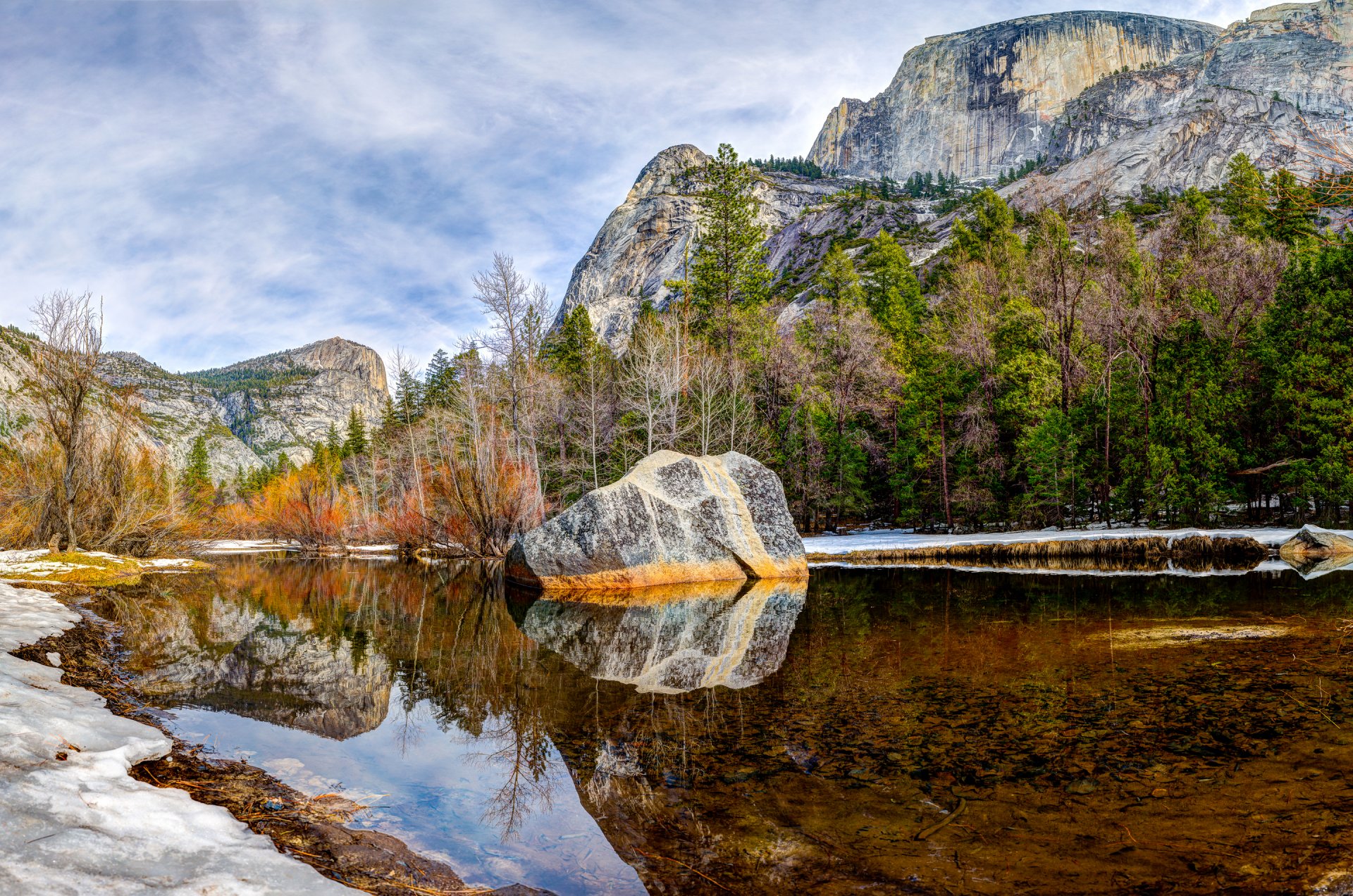 yosemite park narodowy lustro jeziora drzewa niebo chmury góry jezioro kamień