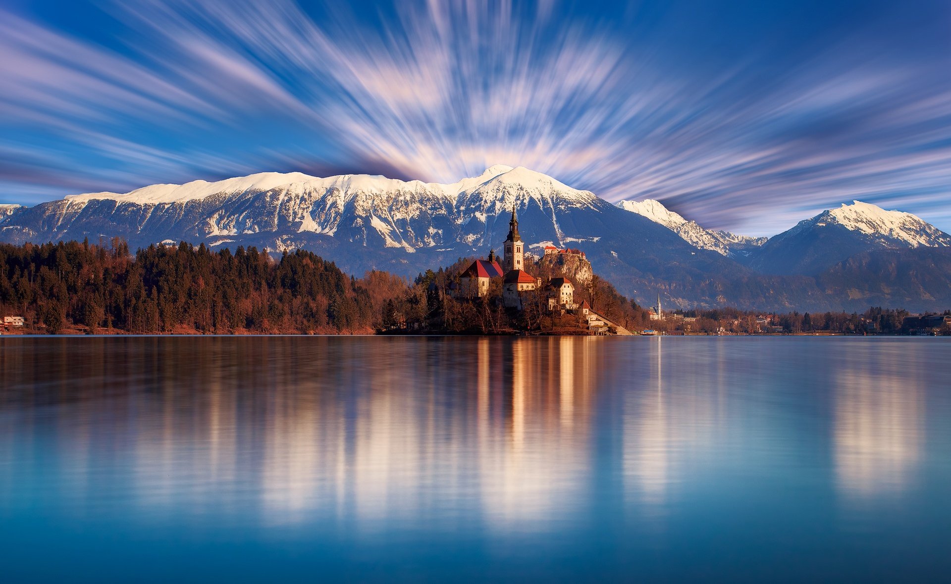 slowenien bled see kirche tempel wald bäume ufer berge tag himmel wolken