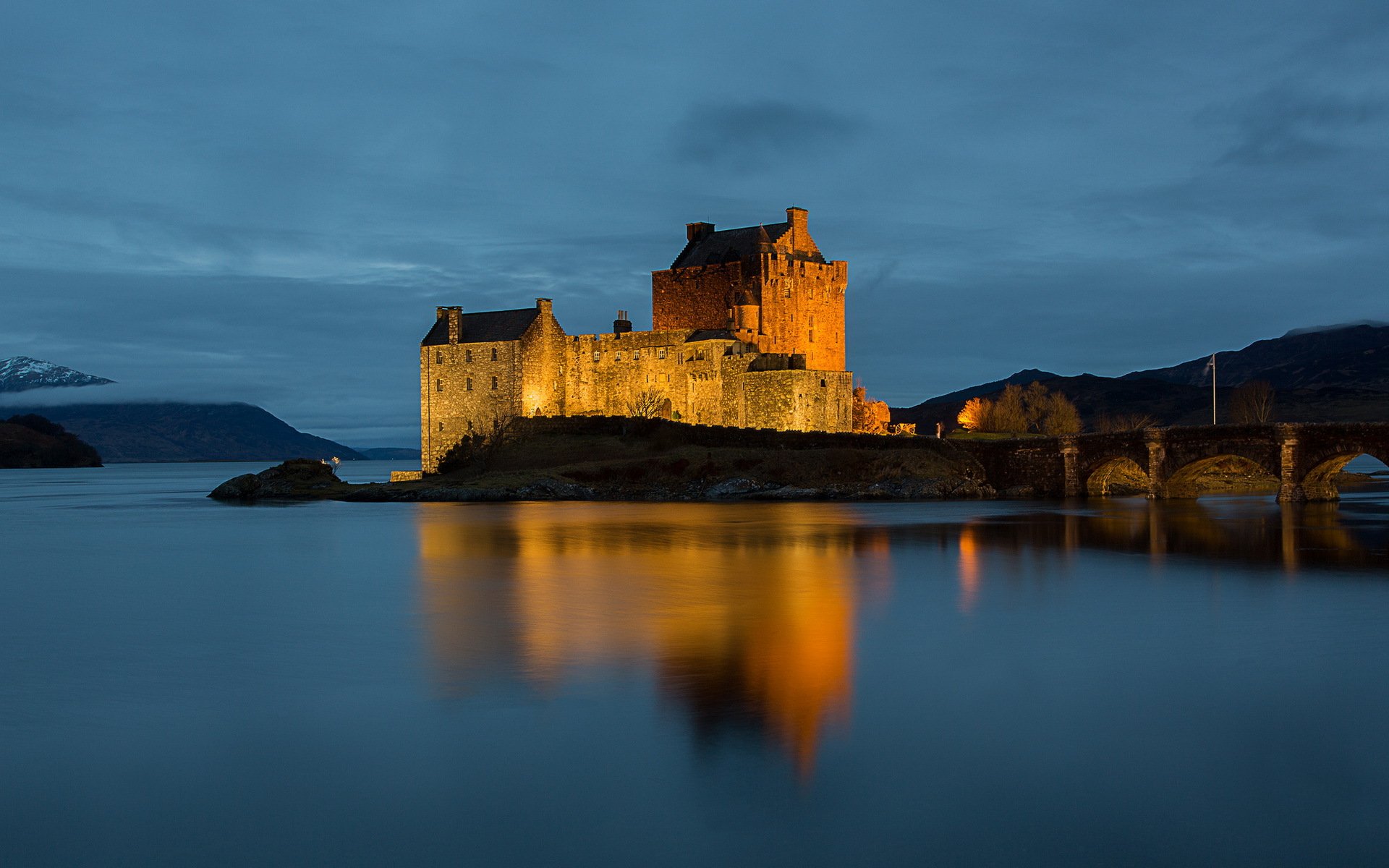 lake castle landscape