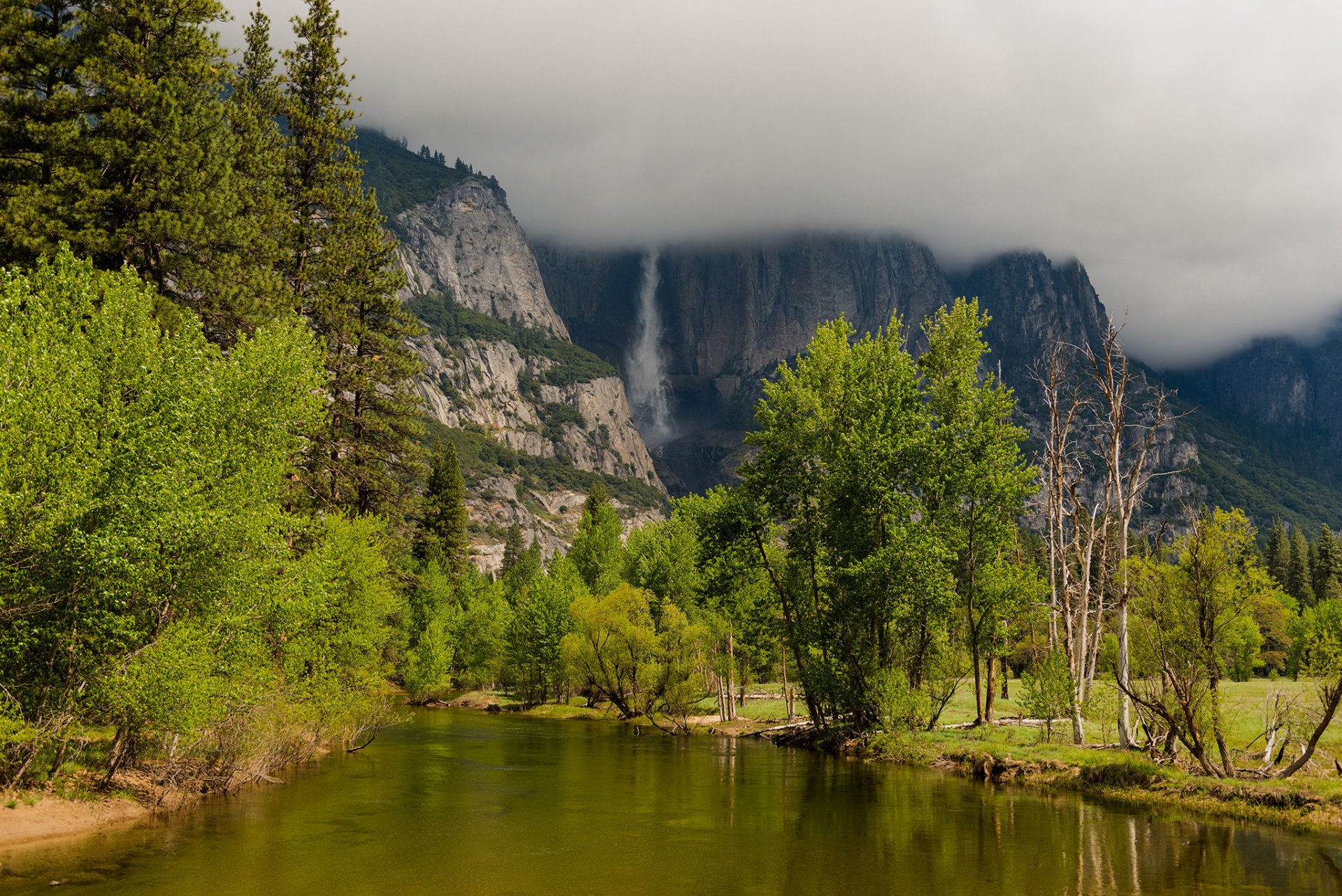 yosemite montagnes lac cascade nature rivière nuages nuages arbres automne