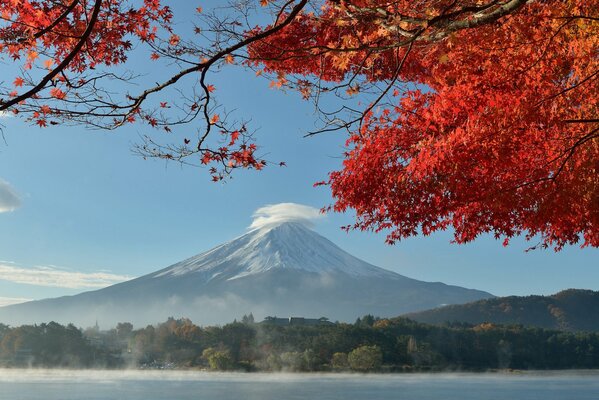 Monte Fuji en otoño en Japón